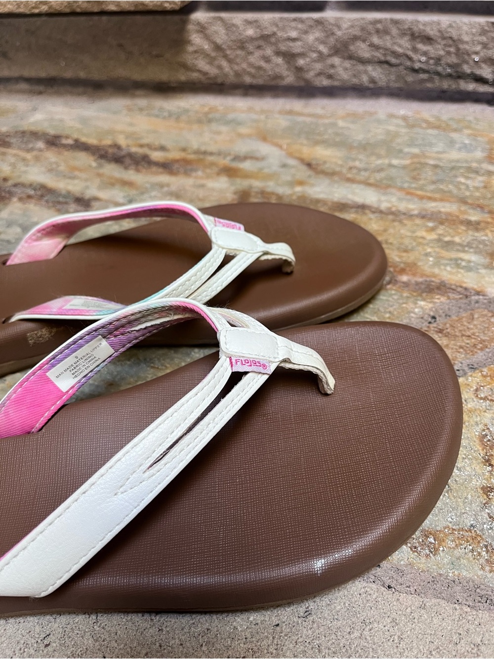 Flojos Women’s Flip Flop Sandals White Memory Foam Comfort Casual Slides 9 - Picture 4 of 8